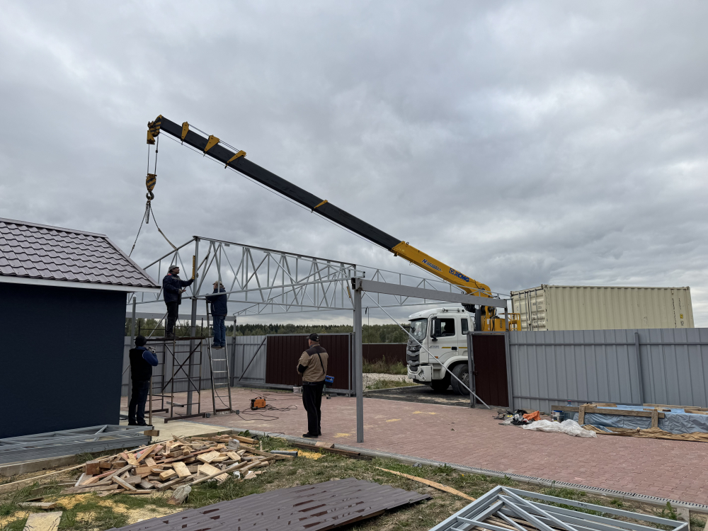 auto2help.ru,  установка навеса с помощью манипулятора, г.Бронницы.